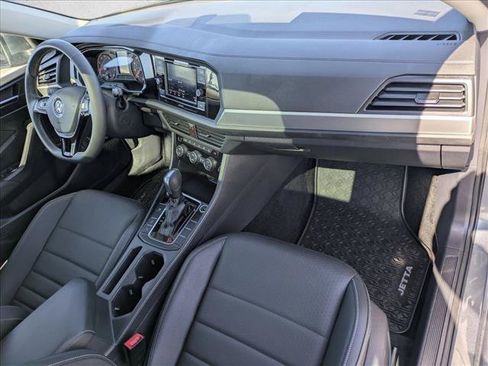 Used 2021 Volkswagen Jetta SE w/ SE Cold Weather Package FWD image 19
