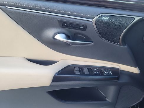 Used 2020 Lexus ES 350 Ultra Luxury image 17