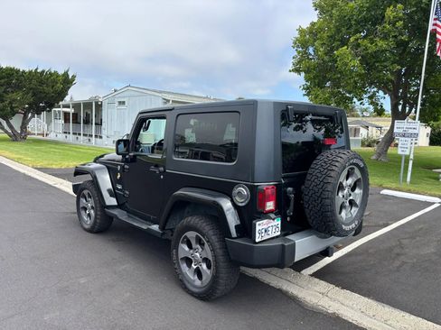 Used 2008 Jeep Wrangler Sahara w/ Dual Top Group AWD/4WD image 11