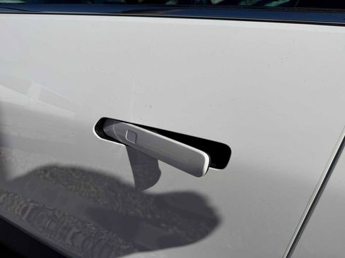 New 2026 Chevrolet Equinox EV LT image 40