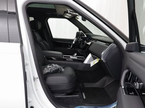 New 2025 Land Rover Range Rover Long Wheelbase Autobiography image 23