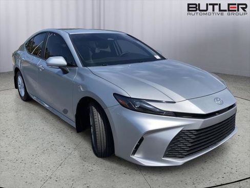 Certified 2025 Toyota Camry LE FWD image 7