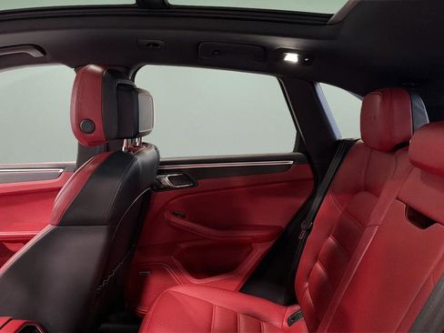 Used 2021 Porsche Macan GTS image 16