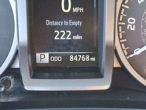 Used 2016 Toyota Tacoma Limited image 21