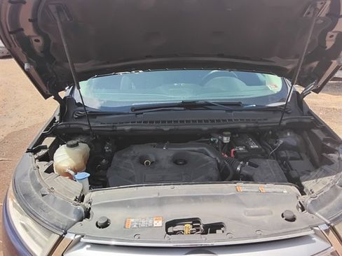 Used 2016 Ford Edge SE image 9