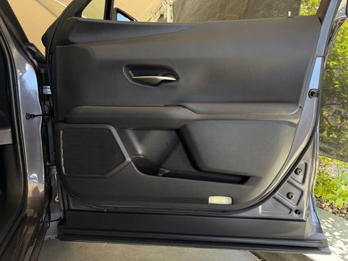 Used 2023 Lexus UX 250h FWD image 27