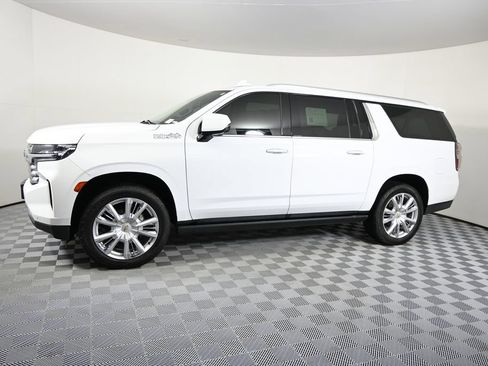 Used 2021 Chevrolet Suburban High Country AWD/4WD image 2