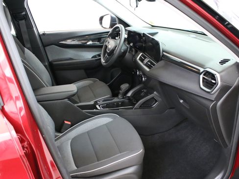 Used 2024 Chevrolet TrailBlazer LS image 30