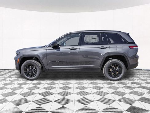 New 2025 Jeep Grand Cherokee Altitude image 14