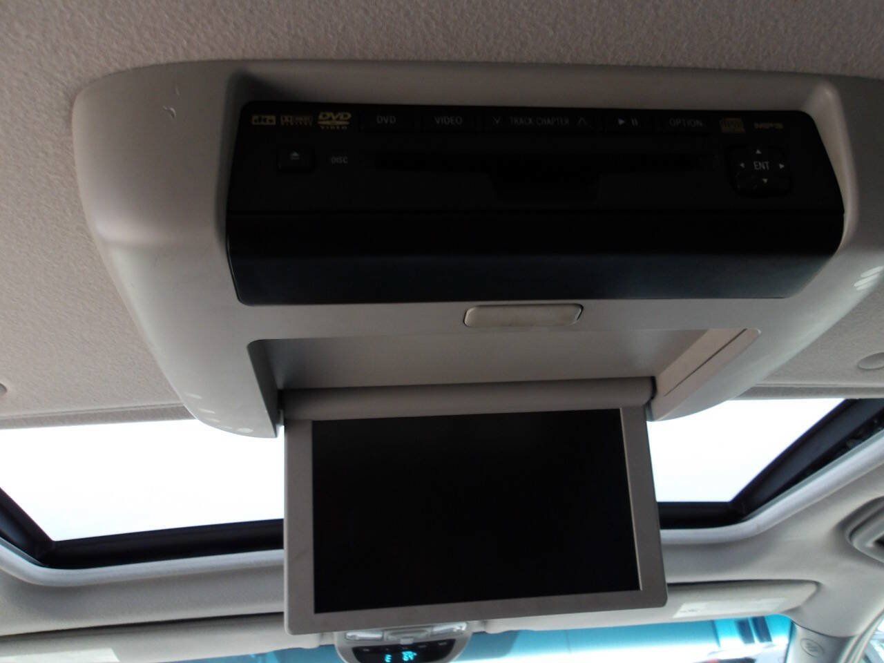 Used 2008 Toyota Sienna XLE Limited w/ XLE Limited Pkg 1 FWD image 9