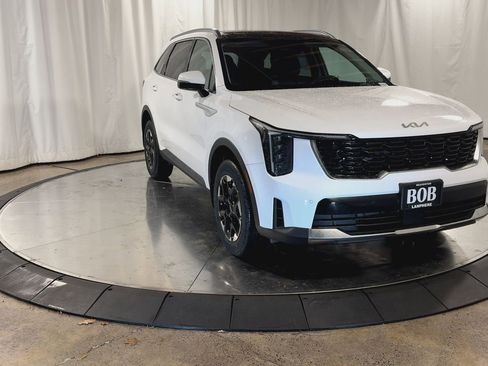 New 2026 Kia Sorento S image 3