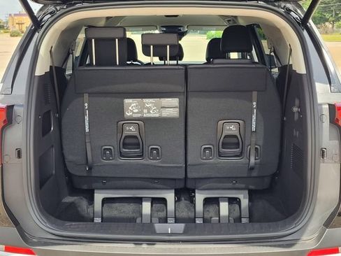 New 2026 Kia Carnival EX FWD image 7