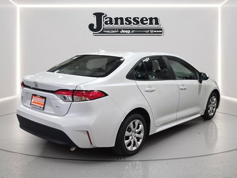 Used 2025 Toyota Corolla LE image 5