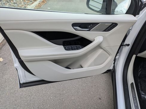 New 2024 Jaguar I-PACE R-Dynamic HSE image 11