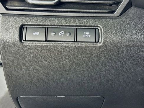 Used 2023 Nissan Altima 2.5 SV image 10