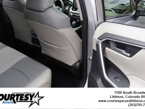 Used 2020 Toyota RAV4 XLE Premium AWD/4WD image 27