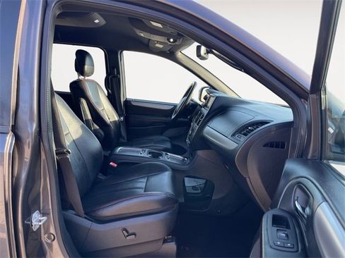 Used 2018 Dodge Grand Caravan GT image 15