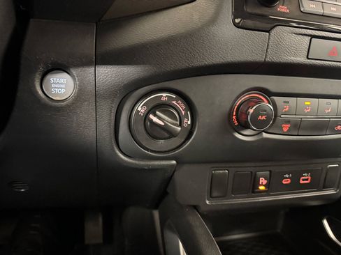 Used 2022 Nissan Frontier SV w/ Technology Package image 25