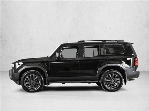 Used 2025 Toyota Land Cruiser image 9