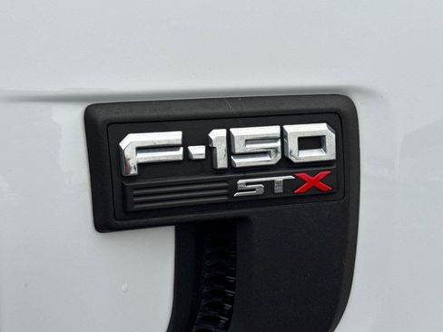 Certified 2022 Ford F150 XL w/ STX Appearance Package AWD/4WD image 8