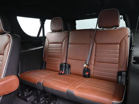 Used 2023 GMC Yukon XL Denali Ultimate AWD/4WD image 29