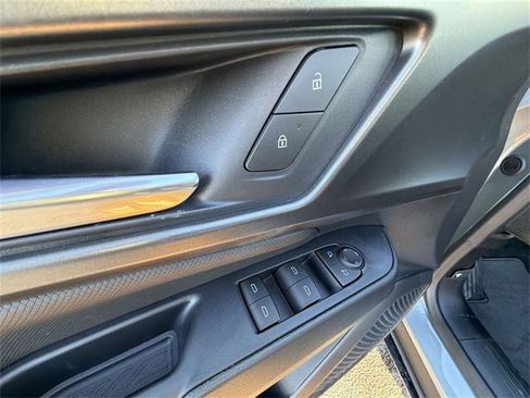 New 2026 Chevrolet Equinox EV LT image 22