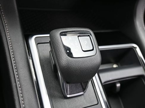 Used 2025 Nissan Pathfinder SV image 22