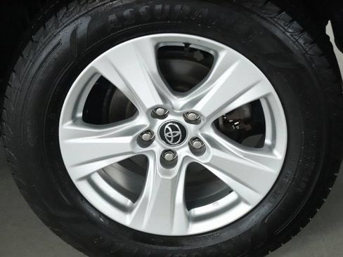 Used 2021 Toyota RAV4 XLE w/ Convenience Package AWD/4WD image 43