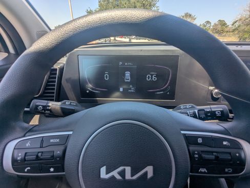 Certified 2025 Kia Sportage LX AWD/4WD image 34