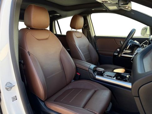 Used 2021 Mercedes-Benz GLA 35 AMG 4MATIC image 22