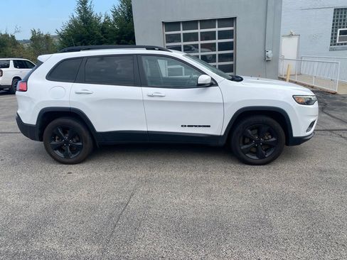Used 2020 Jeep Cherokee Latitude Plus AWD/4WD image 4
