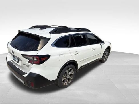 Used 2022 Subaru Outback Limited XT AWD/4WD image 3