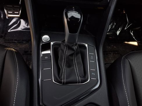 Certified 2023 Volkswagen Tiguan SE R-Line FWD image 14