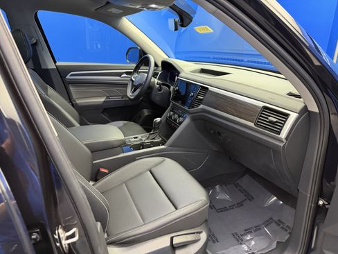 Certified 2023 Volkswagen Atlas SE w/ Panoramic Sunroof Package FWD image 24