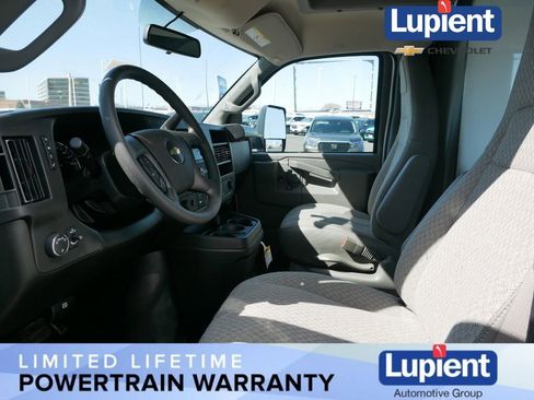 New 2025 Chevrolet Express 4500 4500 Series w/ Power Convenience Package image 15
