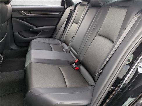 Used 2018 Honda Accord Sport image 14