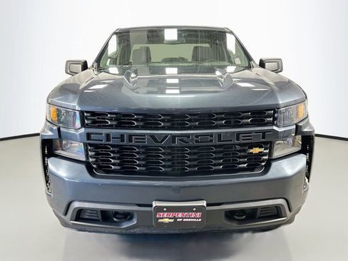 Used 2019 Chevrolet Silverado 1500 Custom w/ Custom Convenience Package AWD/4WD image 4