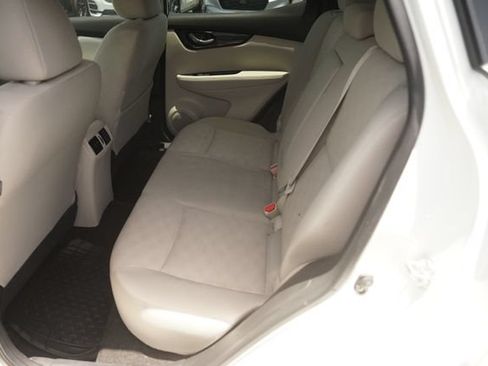 Used 2019 Nissan Rogue Sport SV w/ Technology Package FWD image 12