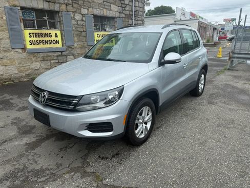 Used 2017 Volkswagen Tiguan S AWD/4WD image 3