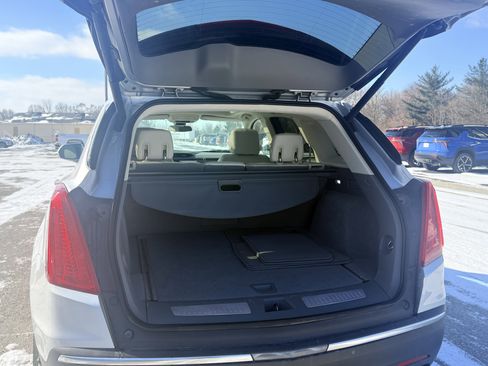 Used 2017 Cadillac XT5 Luxury w/ Driver Awareness Package image 5