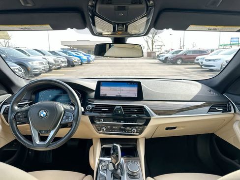 Used 2020 BMW 530i xDrive w/ Premium Package image 20