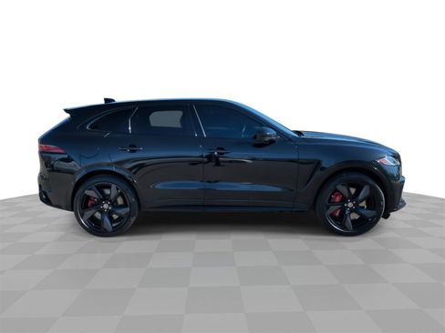 Used 2022 Jaguar F-PACE SVR image 9