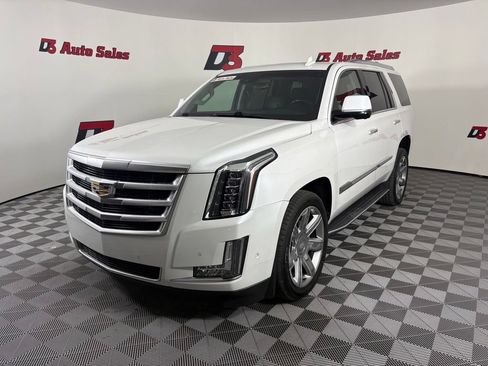 Used 2019 Cadillac Escalade Luxury AWD/4WD image 1