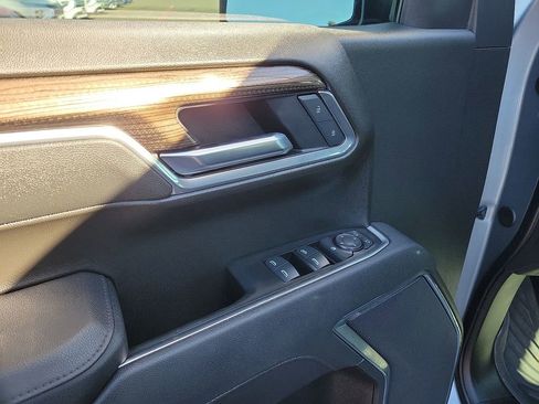 Used 2025 Chevrolet Silverado 1500 LT image 11