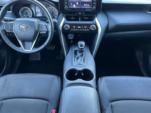 Used 2022 Toyota Venza LE image 15