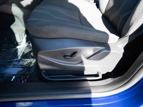 Used 2017 Ford Transit Connect XLT image 12