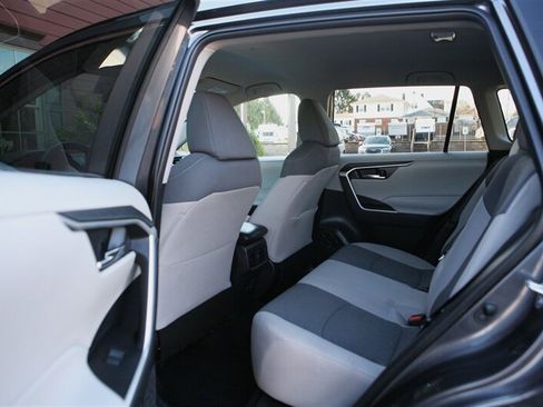 Used 2021 Toyota RAV4 XLE image 13