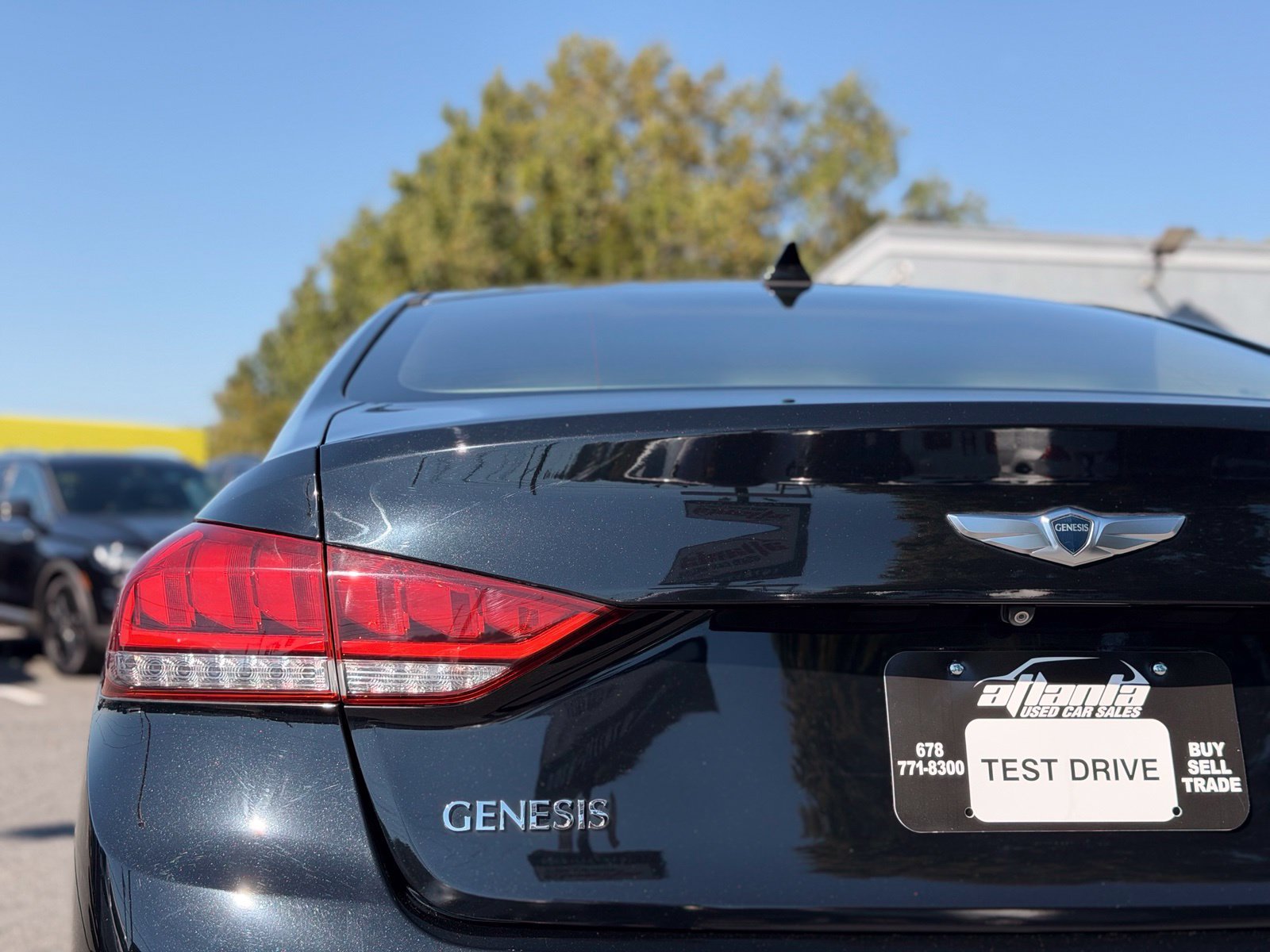 Used 2018 Genesis G80 3.8 RWD image 9