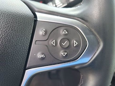 Used 2023 Chevrolet Traverse LT image 38