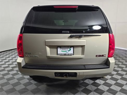 Used 2008 GMC Yukon SLE w/ Exterior Appearance Package image 6